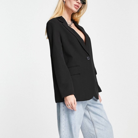 NWT and now this Women’s oversized blazer - Picture 3 of 3
